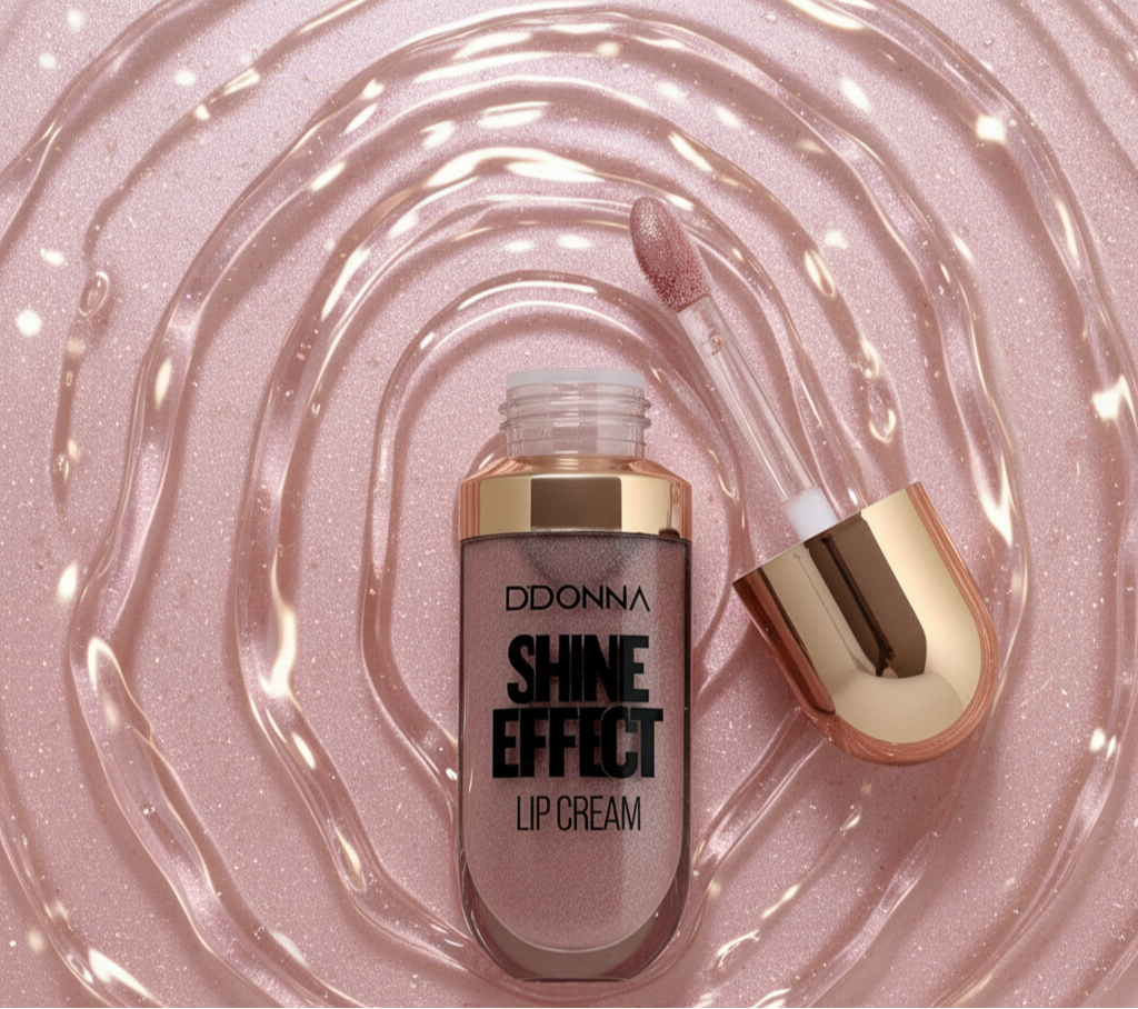 Lip Gloss Shine Effect