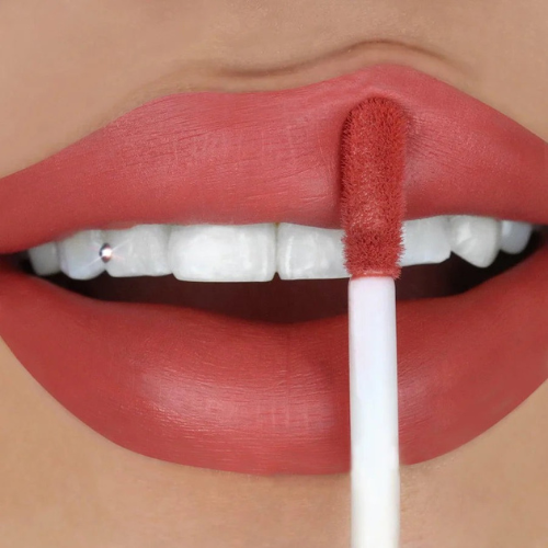 Rouge à Lèvres Liquide Velvet Stay 3-en-1